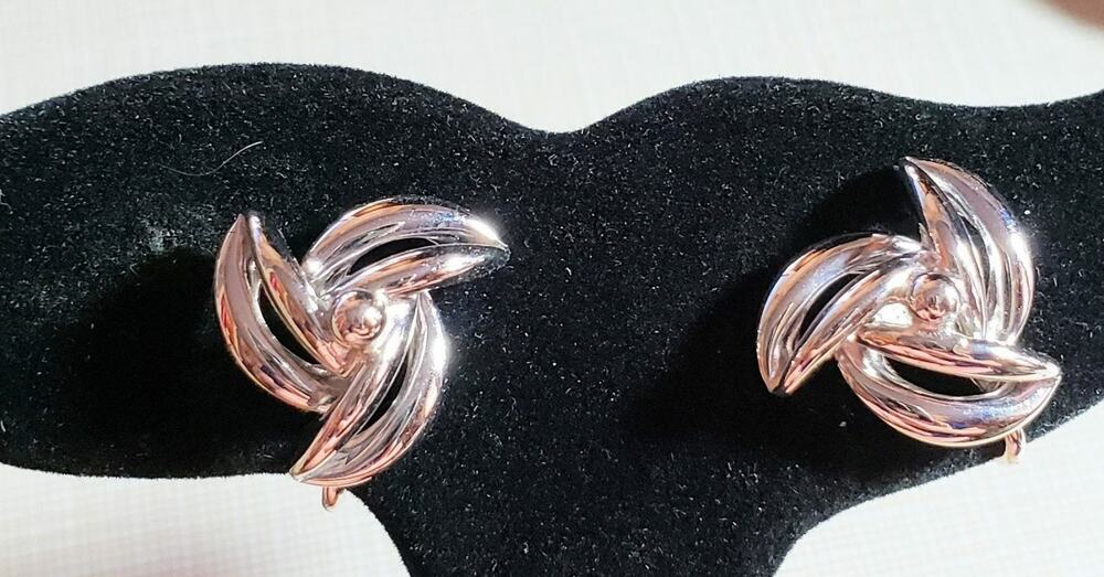 Sterling Silver Earrings D'OR Screw‎ back Vintage Pinwheel Designer sb-59